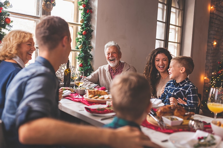 How to Best Handle the Stress of Visiting Family Over the Holidays